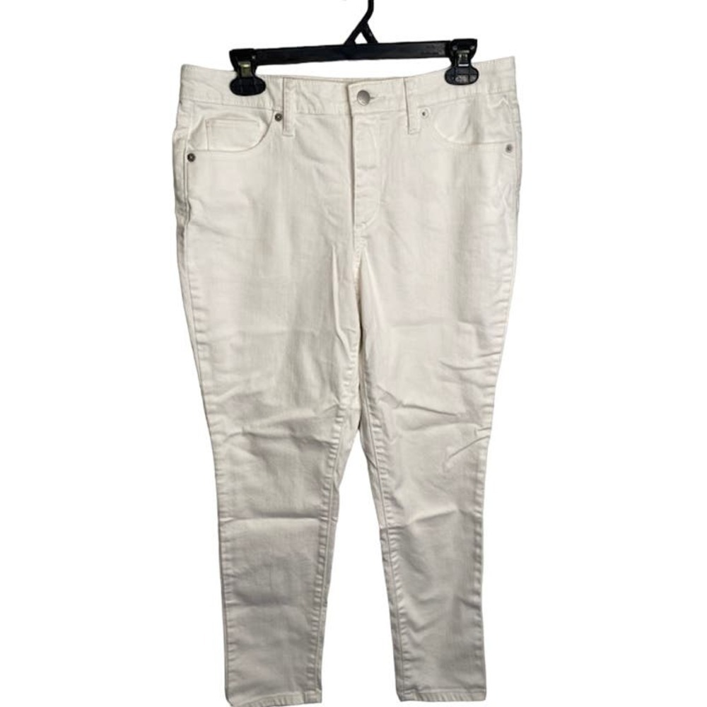 Universal Thread Women's‎ White Jeans Size 8/29R